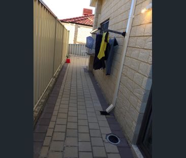 ROOM AVAILABLE IN BENTLEY - Photo 2