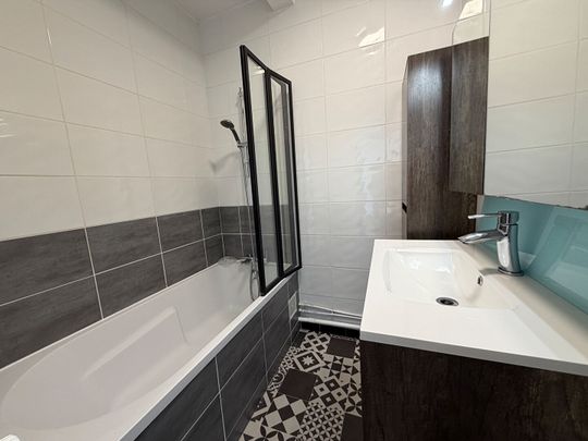 Location Appartement 3 pièces 79m² AYTRE 17440 - Photo 1