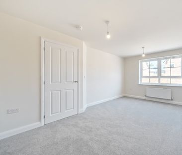 32 Sheerness Way - Photo 1