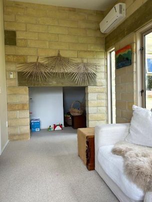 Magical Mediterranean Oasis in central Warkworth - Photo 1