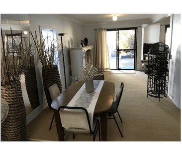 Fully furnished unit in Chirn Park, Southport - Photo 1