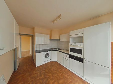 Location Appartement 3 pièces 80m² ROMANS SUR ISERE 26100 - Photo 2