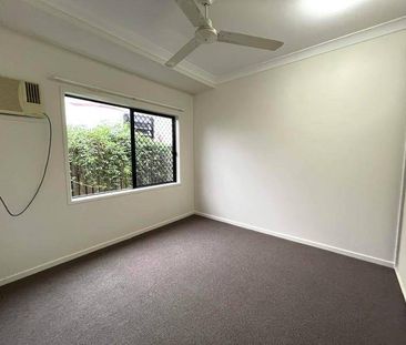 LARGE FAMILY HOME IN QUITE CLOSE - Photo 2