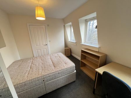 6 bedroom flat to rent - Photo 4