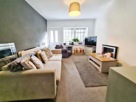 2 bedroom terraced house to rent - Photo 2