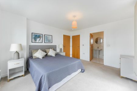 3 bedroom flat to rent - Photo 2