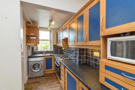 3 bedroom terraced house to rent - Photo 3