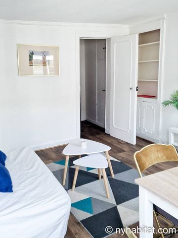 Logement à Paris, Location meublée - Photo 2