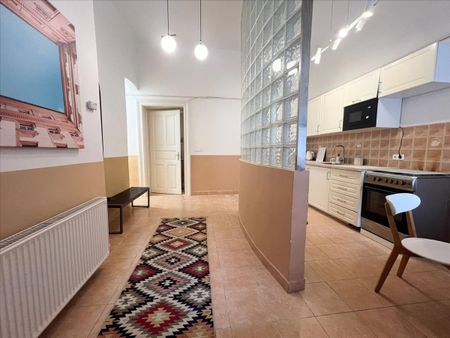 Kiadó lakás - Budapest VI. kerület - Photo 2