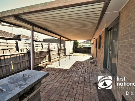 8 Meadowbank Court, 3021, Kings Park Vic - Photo 2