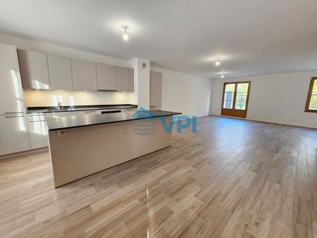 Superbe villa mitoyenne 6 pièces avec terrasse et jardin privatifs à B - Photo 4