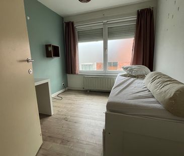 1 grote zolder met eigen badkamer + kleine kamer (3 op 4) - Photo 3