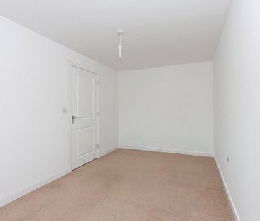 2 bedroom semi-detached house to rent - Photo 6