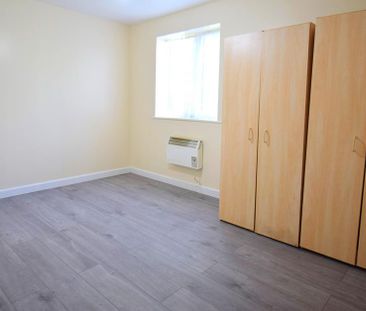 1 bedroom ground floor flat to rent - Photo 4