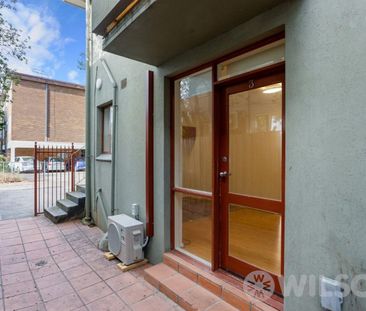 Conveniently Located Single Bedroom apartment in St Kilda East - Photo 2
