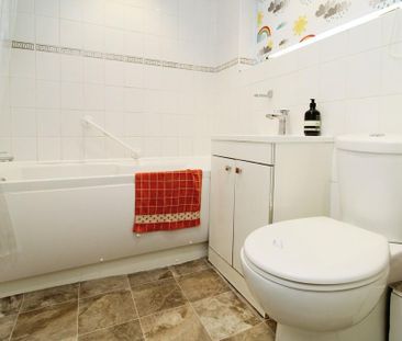 2 bedroom detached bungalow to rent - Photo 6