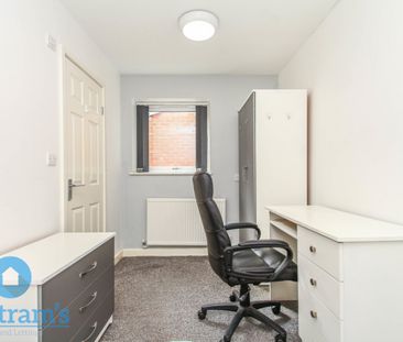 5 bed Semi-Detached House for Rent - Photo 3