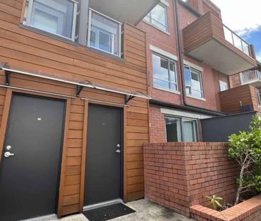 Modern & Stylish Living in the Heart of Hobsonville Point - Photo 3