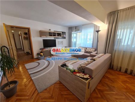Inchiriere apartament 3 camere, modern,in Ploiesti, zona Ultracentrala - Photo 2