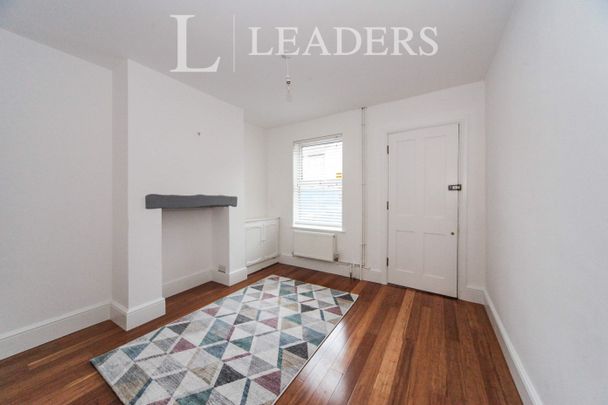 2 bedroom house to rent Princes Street, Dunstable, Bedfordshire, LU6 - Photo 1