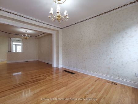 Detached Home For Lease | W8124186 - Photo 4