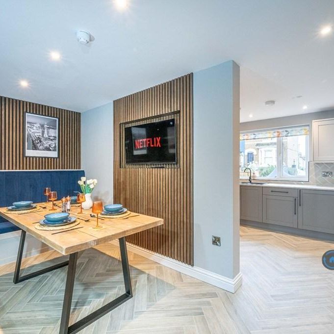 1 bedroom in a house share to rent - Photo 1