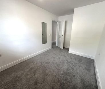 2 bedroom Flat To Let - Photo 4