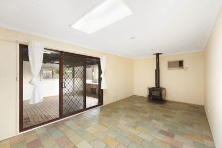 Cozy Quiet Living! - Photo 2