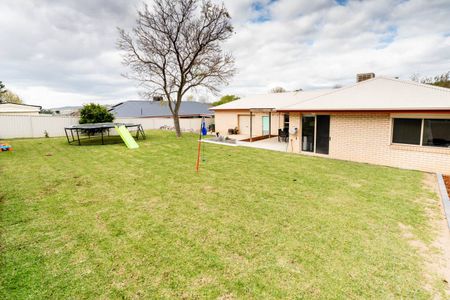 COMFORTABLE LIVING ON KALOONA DRIVE - Photo 5