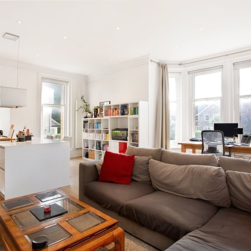 2 bedroom flat to rent - Photo 1