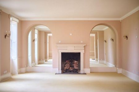 11 bedroom character property to rent - Photo 3