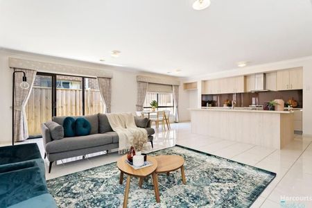 Spacious 4-Bedroom Home with Abundant Natural Light - Photo 3