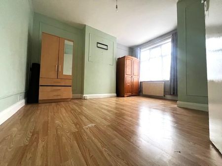 4 bedroom maisonette to rent - Photo 2