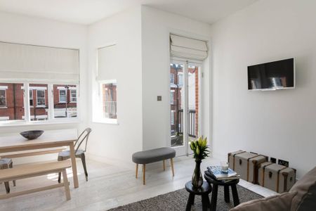 Flat 3, 62 Comeragh Road, London - Photo 3