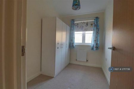 3 bedroom semi-detached house to rent - Photo 5