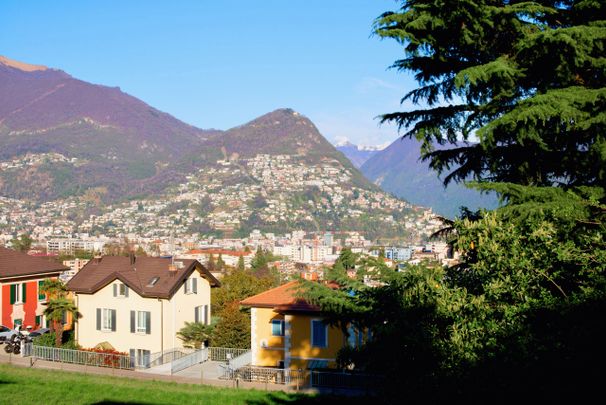 Elegant Villa with Splendid Pool for Rent in Breganzona - Foto 1