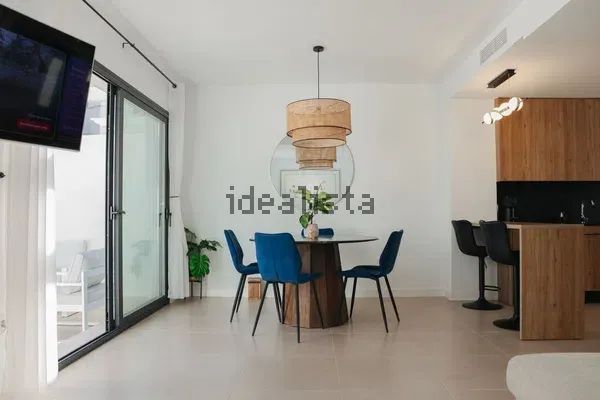 Alquiler de dúplex en Calle Calendula - Photo 1