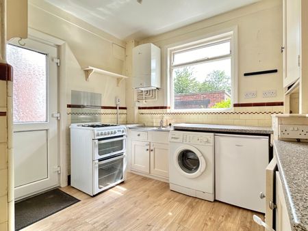 3 bedroom semi-detached house to rent - Photo 3