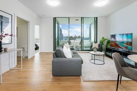 Modern One Bed Apartment with Spacious Balcony & Secure Parking - Photo 3