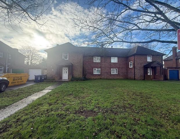 4 bedroom property to rent - Photo 1