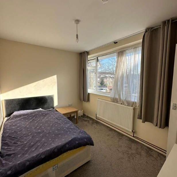 Room, St Fabians Drive, Chelmsford, CM1 - Photo 2