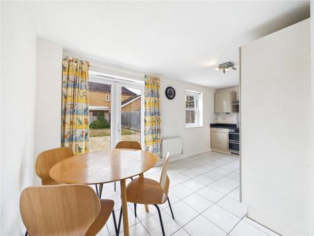 3 bedroom end of terrace house to rent - Photo 3