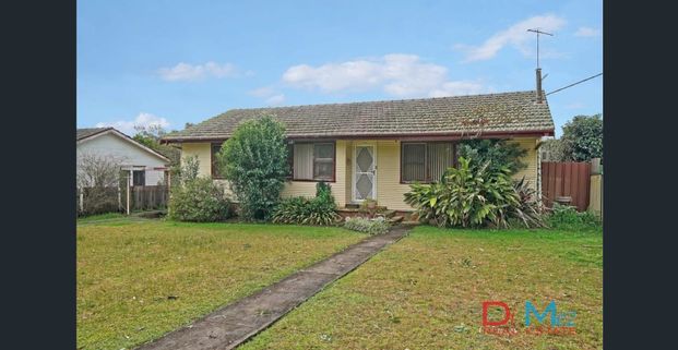 Charming & well maintained 3 bedroom house - WATER USAGE INCLUDED IN RENT - Photo 1