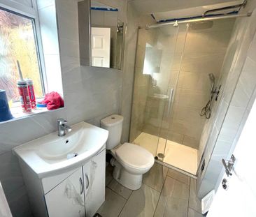 3 bedroom semi-detached house to rent - Photo 6