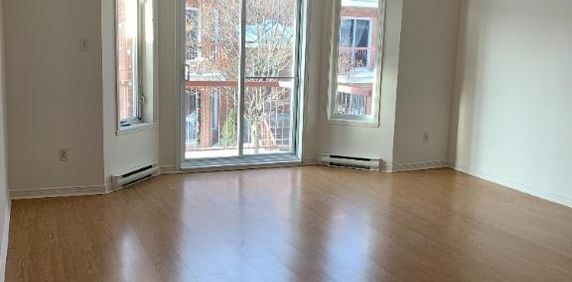 Grand 4 1/2 style condo à louer à Ste-Thérèse - Photo 2