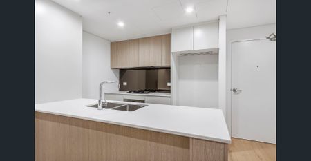 AMAZING UNIT IN EXCEPTIONAL LOCATION - Photo 2