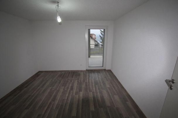 EG 4.5 Zim.-Wohnung modernes frisch saniertes Gebäude mit Terrasse in Birrwil - Photo 1