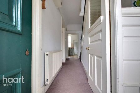 3 bedroom semi-detached house to rent - Photo 2