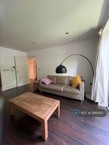 3 bedroom flat to rent - Photo 5