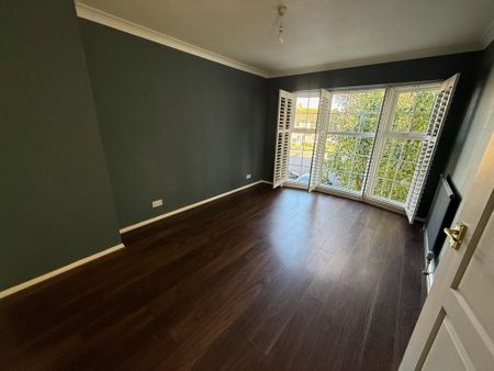 4 bedroom semi-detached house to rent - Photo 3